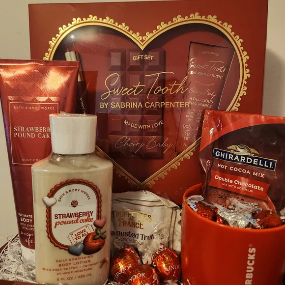 Sweet Tooth Bath & Body Gift Set - Red